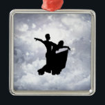 Ornamento De Metal Amantes dançando em romance<br><div class="desc">Amantes dançando na estrela do amor secreta e luz. Isto é trabalho de arte digital.</div>