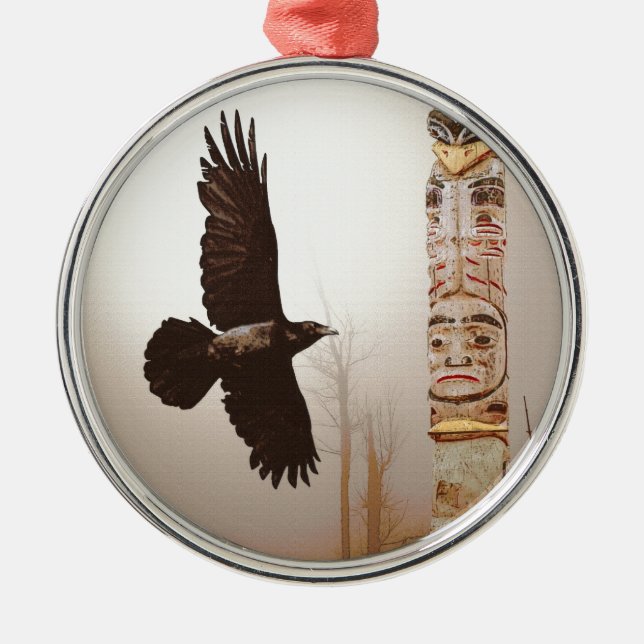 Ornamento De Metal Arte Flying Raven & Totem-Pole Fantasy (Frente)