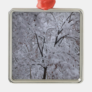 Ornamento De Metal Árvores em Carga de Neve