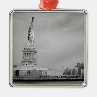 Ornamento De Metal Batido NYC