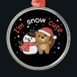 Ornamento De Metal Beaver Eu sou Snow Cute Snowman Snowman Pun Cerâmi<br><div class="desc">Um castor bonito com boneco de neve. Eu sou bonitinho na neve - um trocadilho de neve para o inverno e o Natal. Uma saudação de Natal na época fria para os feriados. Castor de Natal com boneco de neve.</div>