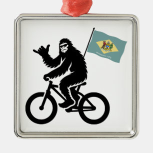 Ornamento De Metal Bigfoot Ciclista Bandeira de Delaware