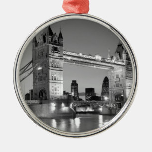 Ornamento De Metal Black White Tower Bridge