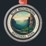 Ornamento De Metal Blue Mounains National Park, Austrália Vintage<br><div class="desc">Trabalho de arte de vetor de Montanhas Azuis. O parque é conhecido pela pesquisa do Echo Point,  perto da cidade de Katoomba,  que tem visões panorâmicas do Vale de Jamison e das Três Irmãs,  uma formação de arenito em torre e um sítio aborígene sagrado.</div>