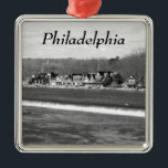 Ornamento De Metal Boathouse Row Winter b/w<br><div class="desc">Esta é uma fotografia branca e negra do dia da histórica Filadélfia Boathouse Row,  na Pensilvânia. Boathouse Row é uma atração turística filadélfia icônica no cênico rio Schuylkill. É um marco popular e famoso. Esta fotografia da bela Boathouse Row foi tirada durante o dia do inverno.</div>