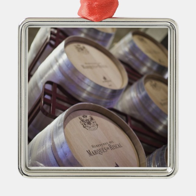 Ornamento De Metal Bodega Marques de Riscal, adega (Frente)