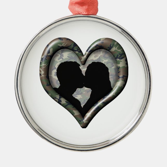 Ornamento De Metal Camo Kissing Casal Heart (Frente)