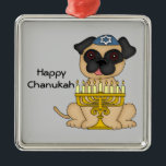 Ornamento De Metal Cão do Pug de Hanukkah<br><div class="desc">Um presente adorável de Chanukah para qualquer um que ama cães & pugs!</div>
