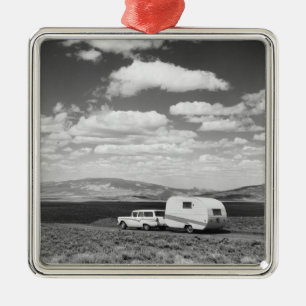 Ornamento De Metal Carro que puxa o reboque na estrada