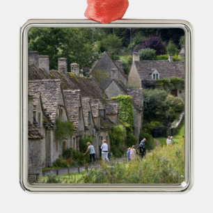 Ornamento De Metal casas de pedra Cotswold na aldeia de