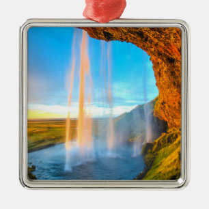 Ornamento De Metal Cascata sobre rochas Natureza Fotografia Pacífica