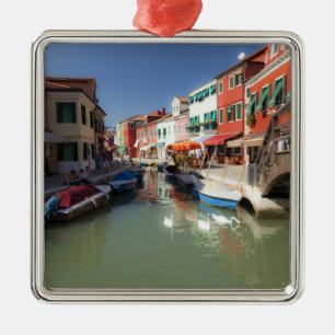 Ornamento De Metal Cisnes no canal, Ilha de Burano, Veneza, Itália