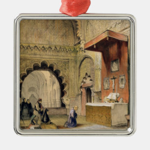 Ornamento De Metal Córdova: Monge que praying em um altar cristão n