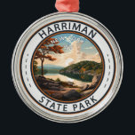 Ornamento De Metal Crachá Harriman State Park New York<br><div class="desc">Ilustração do Parque Estadual de Harriman em um círculo de estilo crachá. O parque também é conhecido por seus 31 lagos,  vários riachos,  área de acampamento público e vistas de excelente.</div>