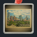 Ornamento De Metal Denver Colorado Viagens vintage Ornament<br><div class="desc">Um ornamento Denver do estilo Vintage legal com uma cena de linha do horizonte de centro divertido.</div>