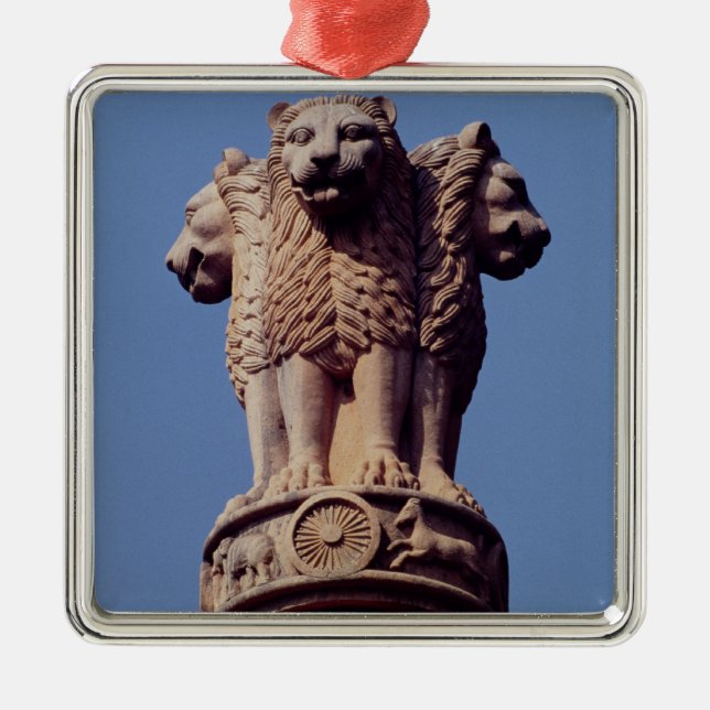 Ornamento De Metal Detalhe de uma coluna de Ashoka (Frente)