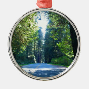 Ornamento De Metal Dirigindo pela Floresta em Crescent City