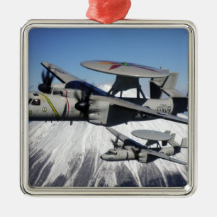 Ornamento De Metal Dois Hawkeyes E-2C conduzem um voo