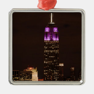 Ornamento De Metal Edifício Empire State em Roxo e Branco 01