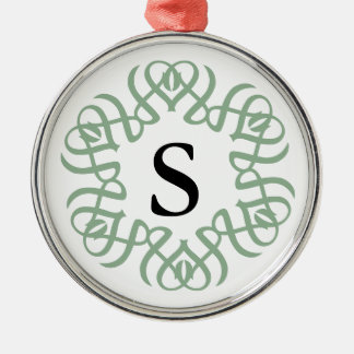 Ornamento De Metal Elegante Monograma Floral em Verde Sálvia Família