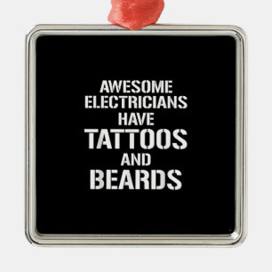 Ornamento De Metal Elétricos Incríveis De Mens Têm Tatuagens E Barbas