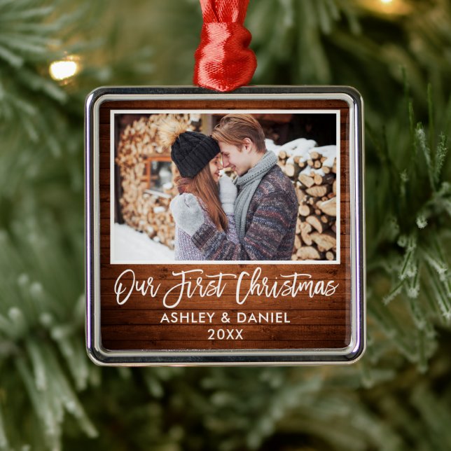 Ornamento De Metal Escova Casal de Madeira Nosso Primeiro Natal (Árvore)