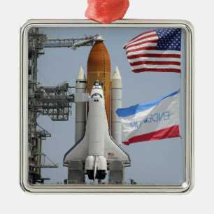 Ornamento De Metal Esforço do vaivém espacial na plataforma de