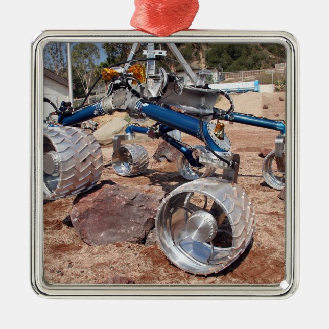 Ornamento De Metal Espantalho, um modelo de teste de mobilidade (Frente)