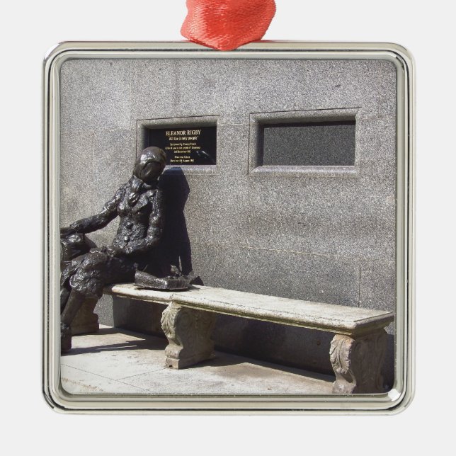 Ornamento De Metal Estátua de Eleanor Rigby, Liverpool Reino Unido (Frente)