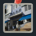 Ornamento De Metal EUA, Flórida, Miami Beach: South Beach, Art Deco<br><div class="desc">COPYRIGHT Walter Bibikow / DanitaDelimont.com| US10 WBI0165.jpg| EUA,  Florida,  Miami Beach: South Beach,  Art Deco Hotels,  Park Central Hotel e carro dos anos 30</div>