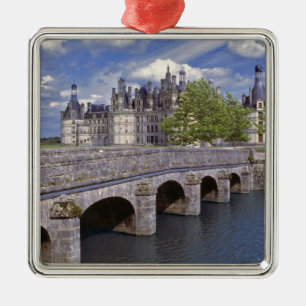 Ornamento De Metal Europa, França, Chambord. Uma ponte de pedra leva