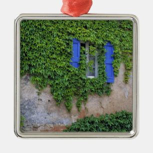 Ornamento De Metal Europa, França, Lourmarin. Vinho em cascata