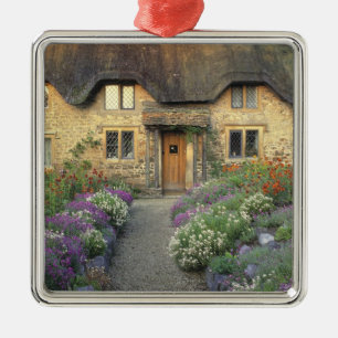 Ornamento De Metal Europa, Inglaterra, Chippenham. Luz de madrugada