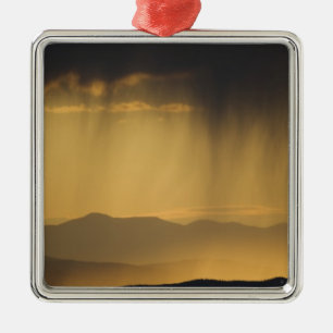 Ornamento De Metal Exibir em colinas sucessivas ao longo do Topo de