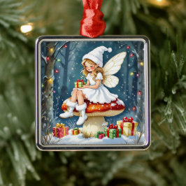 Ornamento De Metal Fada de Natal no topo de uma Cabana Cogumelo Core