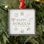 Ornamento De Metal Feliz nome personalizado branco de Hanukkah<br><div class="desc">Feliz Hanukkah,  personalize o nome da família para o presente de Natal. Feliz Hanukkah,  Feliz Chanukah,  Hanukkah Sameach!,  Chag Sameach!,  Chag Urim Sameach!</div>