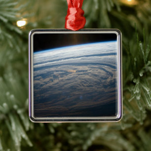 Ornamento De Metal Formações Nuvens No Oceano Índico Sul.