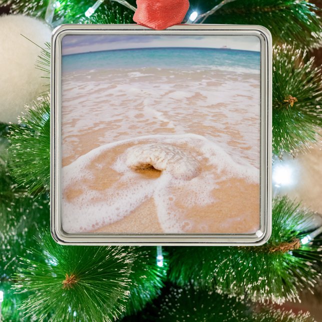 Ornamento De Metal Frente de Praia com Ilhas Caimão de Seashell (Criador carregado)