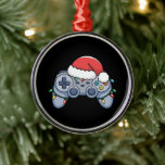 Ornamento De Metal Gamer Santa Hat do Controlador de Vídeo<br><div class="desc">Gamer Santa Hat do Controlador de Vídeo</div>