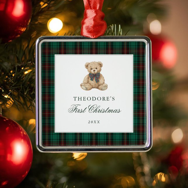 Ornamento De Metal Green Plaid Teddy Bear First Christmas  (Criador carregado)