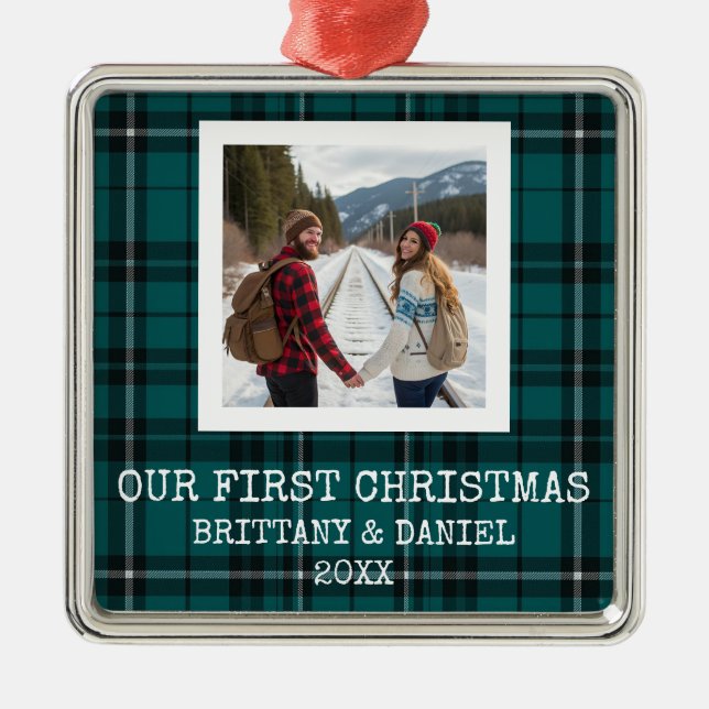 Ornamento De Metal Green Tartan Our First Christmas (Frente)