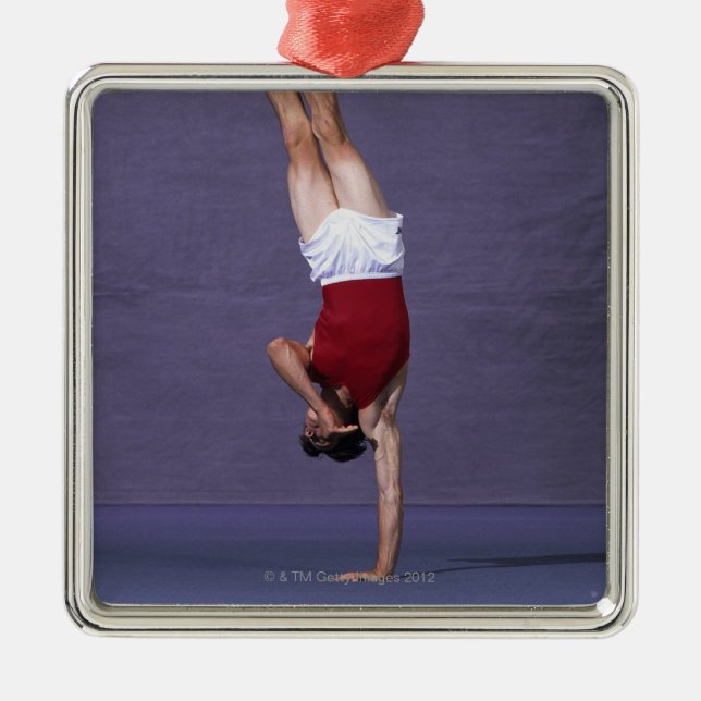 Ornamento De Metal Gymnast masculino que executa no exercício de (Frente)