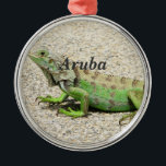 Ornamento De Metal Iguana verde de Aruba<br><div class="desc">Iguana verde em Aruba.</div>