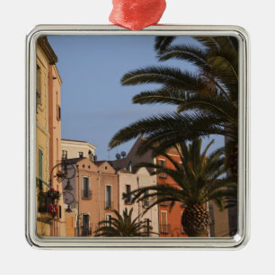 Ornamento De Metal Itália, Sardenha, Cagliari. Edifícios e palmeira