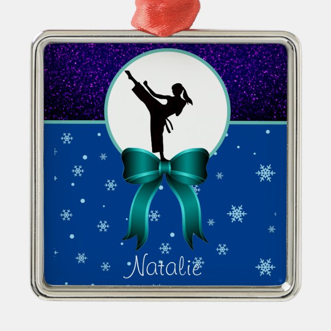 Ornamento De Metal Karate Girls Glitter e Arco Snowflake (Frente)