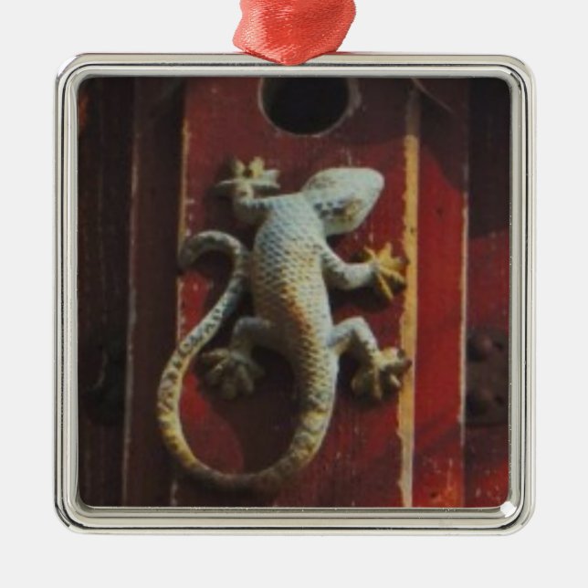 Ornamento De Metal Lagarto-cinza em madeira vestida (Frente)