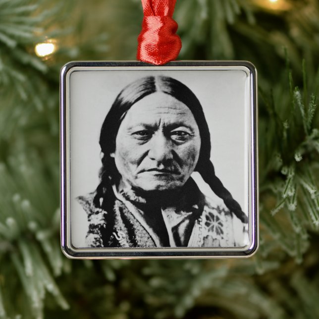 Ornamento De Metal Lakota Chefe Rende: Sentado Bull Fort Buford (Árvore)