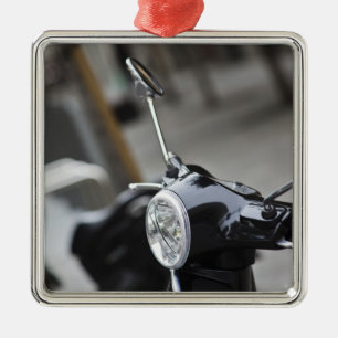 Ornamento De Metal Madrid, patinete Vespa preto