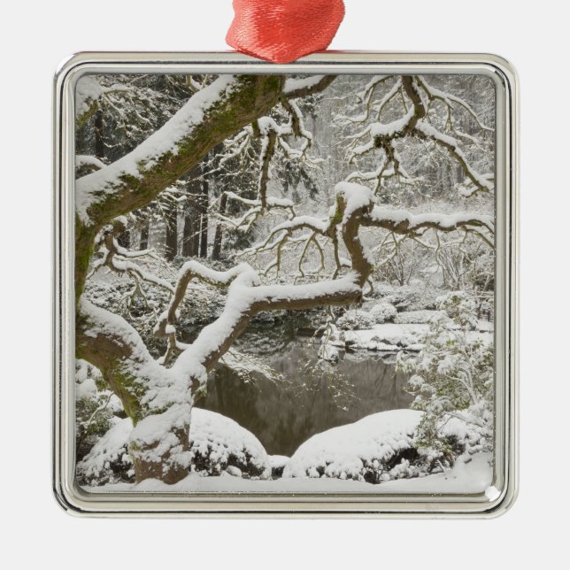 Ornamento De Metal Mapa japonês coberto de neve (Frente)