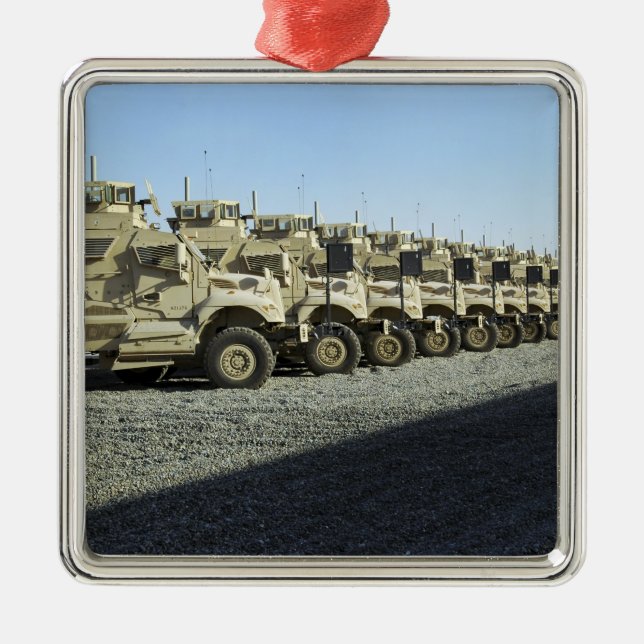 Ornamento De Metal MaxxPro (Frente)